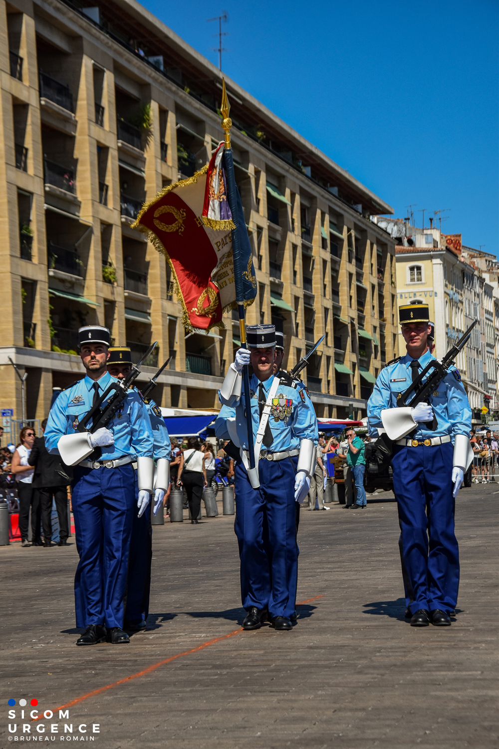 À Marseille, le défilé du 14 juillet hisse haut le drapeau